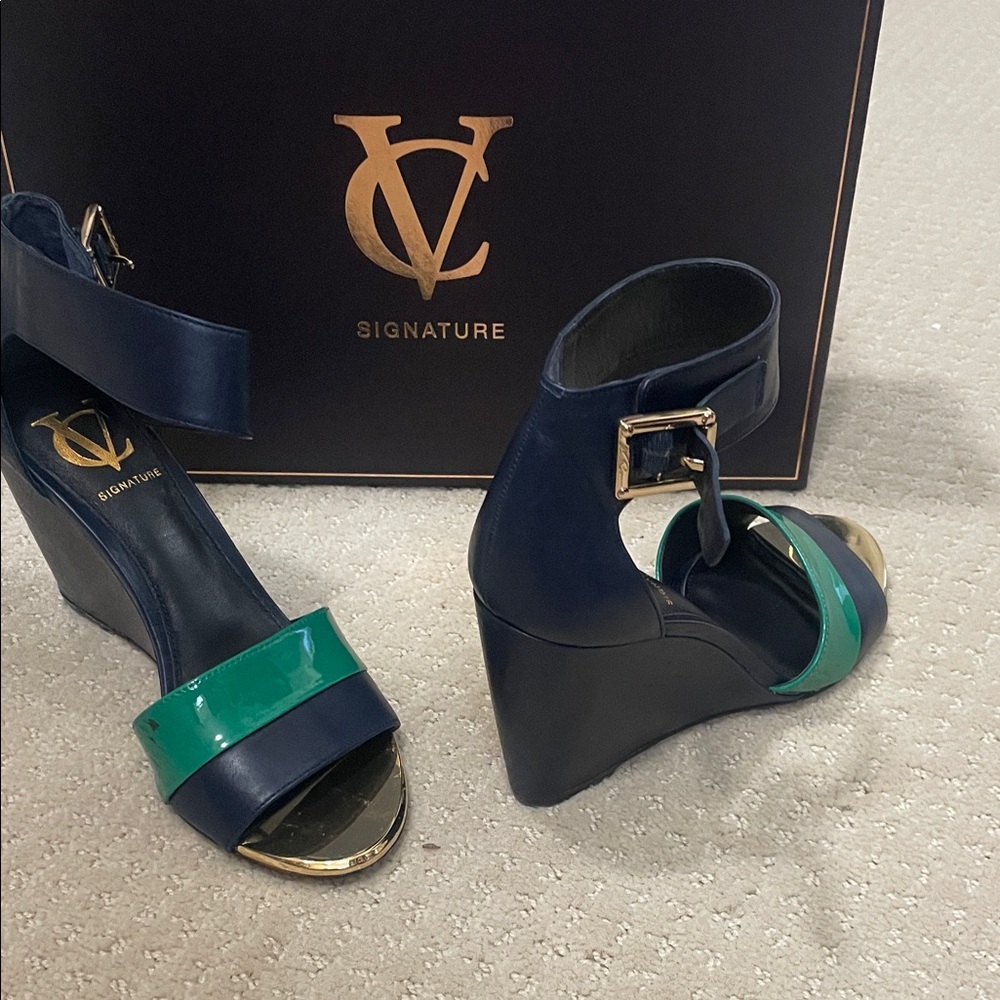 Elegant Navy and Green Wedge Shoes